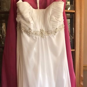 Brand new White Wedding Dress Custom Size 38 - 40.